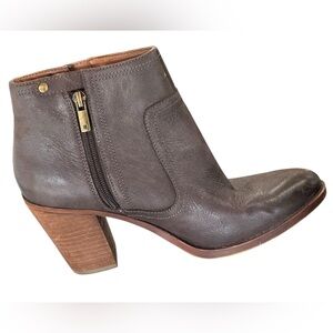 Lucky Brand Brown Leather Ankle side zip heeled Boots size 7.5 NEW